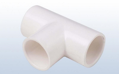 Tee para tubería de PVC